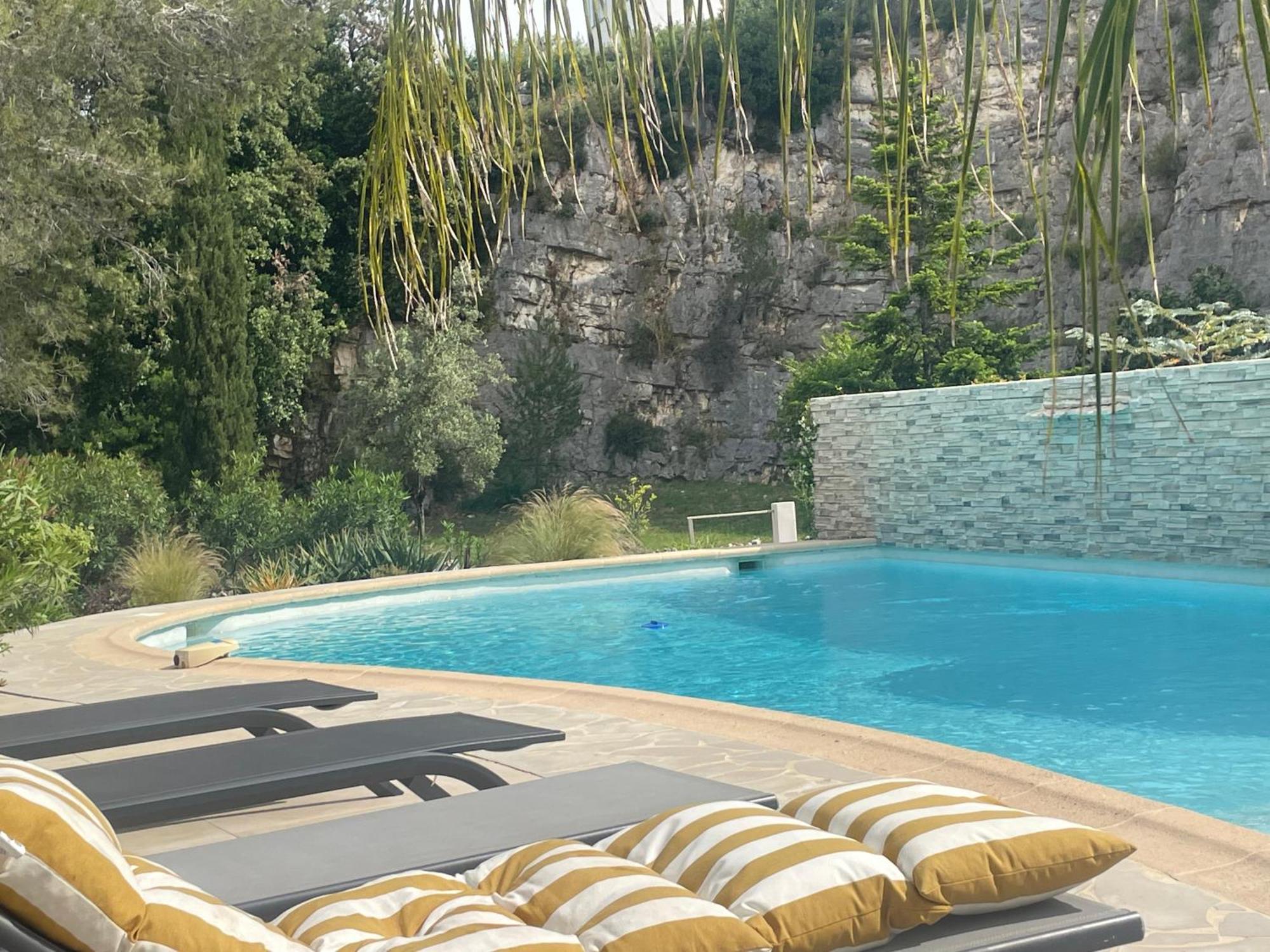 La Villa Des Carriers- Maison Avec Piscine Proche Mer Roquefort-les-Pins Exteriör bild