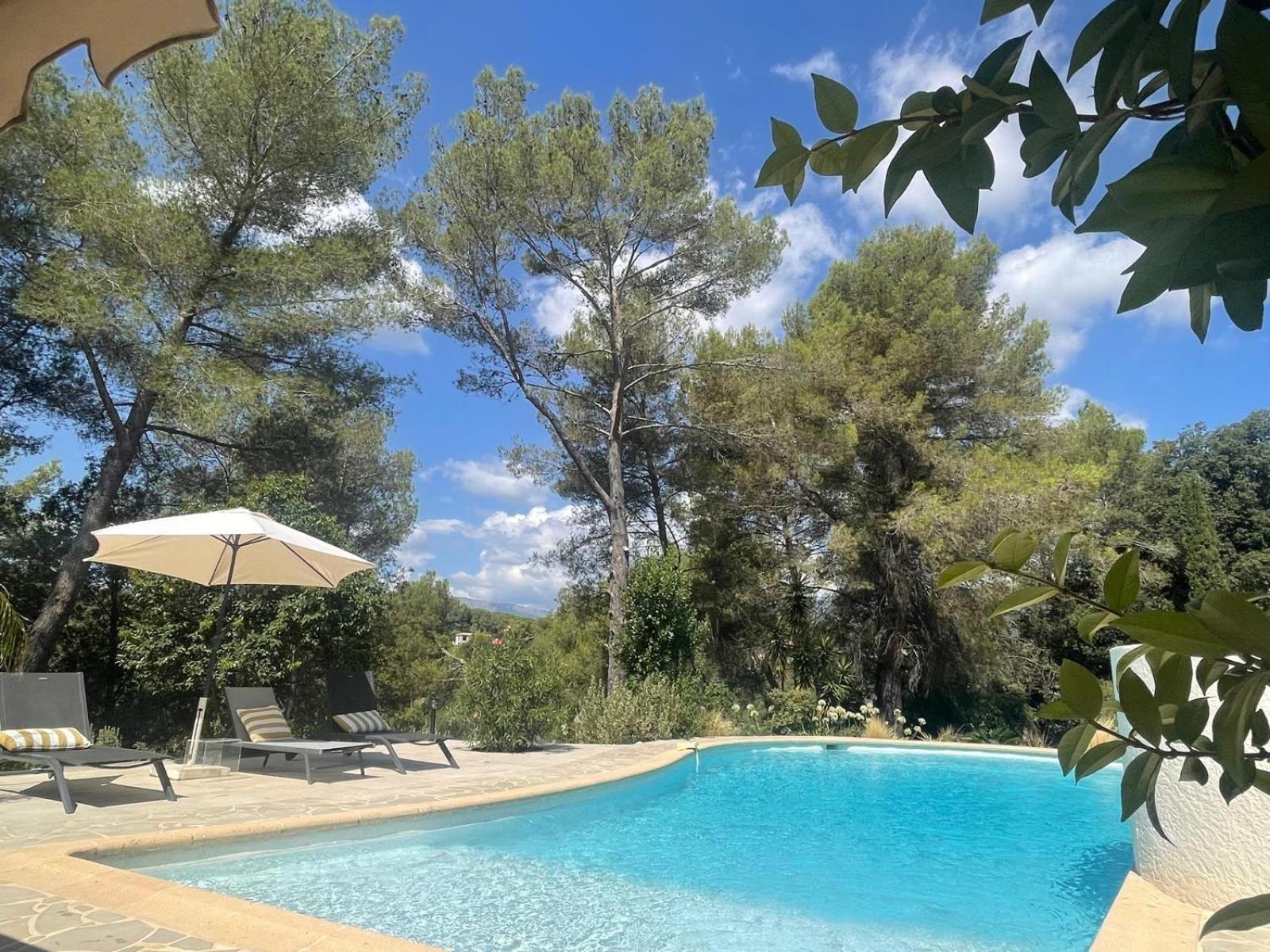 La Villa Des Carriers- Maison Avec Piscine Proche Mer Roquefort-les-Pins Exteriör bild