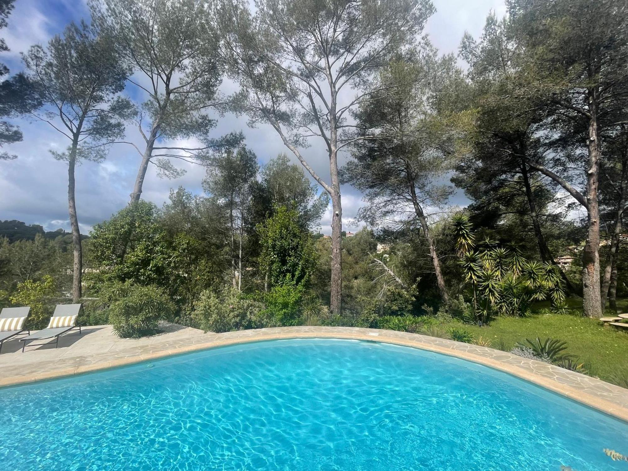 La Villa Des Carriers- Maison Avec Piscine Proche Mer Roquefort-les-Pins Exteriör bild